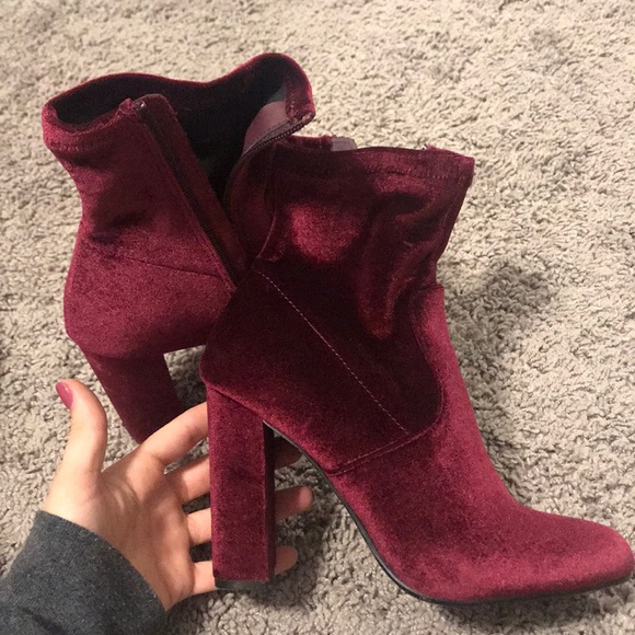 Steve Madden velvet booties! 6.5! - Picture 2 of 4